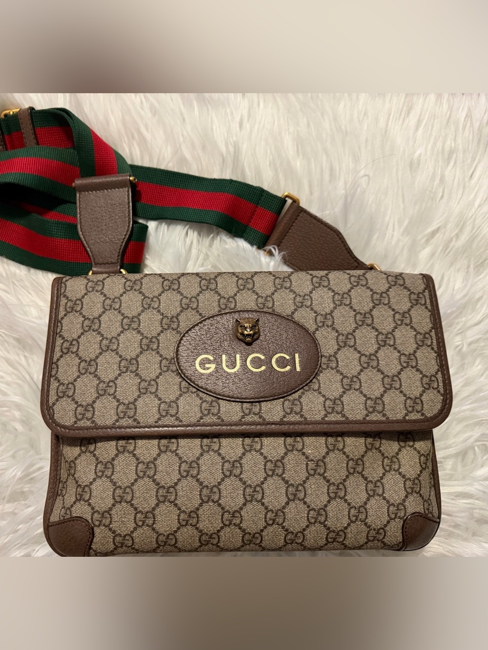 Gucci GG Supreme Neo Vintage Brown Canvas and Leather Messenger Bag Unisex